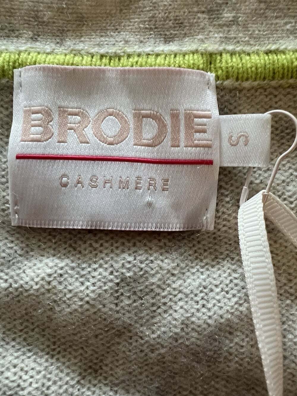 Brodie 100% Pure Cashmere Pom Pom Quirky Cozy Chic Whimsical Luxury Cardigan- S - Picture 3 of 7